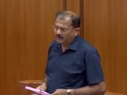 ಕಲ್ಲು, ಡಾಂಬರ್, ಸಿಮೆಂಟ್ ಗೆ ಬೆಲೆಯಿದೆ ಆದರೆ ಆರೋಗ್ಯಕ್ಕೆ ಬೆಲೆ ಇಲ್ಲವೇ ಸದನದಲ್ಲಿ ವಿ.ಪ ಶಾಸಕ ಡಾ.ಸರ್ಜಿ ಪ್ರಶ್ನೆ