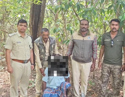 ಅರಣ್ಯದಲ್ಲಿ ಸಿಡಿಮದ್ದು ಬೇಟೆ ಬಯಲು: 45 ನೆಲಬಾಂಬ್ಗಳೊಂದಿಗೆ ಆರೋಪಿ ಬಂಧನ..!!