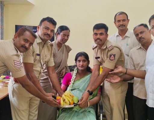 ಪೊಲೀಸ್ ಠಾಣೆಯಲ್ಲಿ ಸಿಬ್ಬಂದಿಗೆ ಸೀಮಂತ ..!!